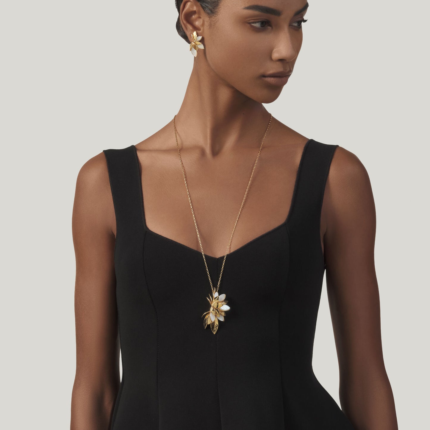 Pendente Skin Madreperla Giovanni Raspini in argento dorato 18 kt — 80 cm