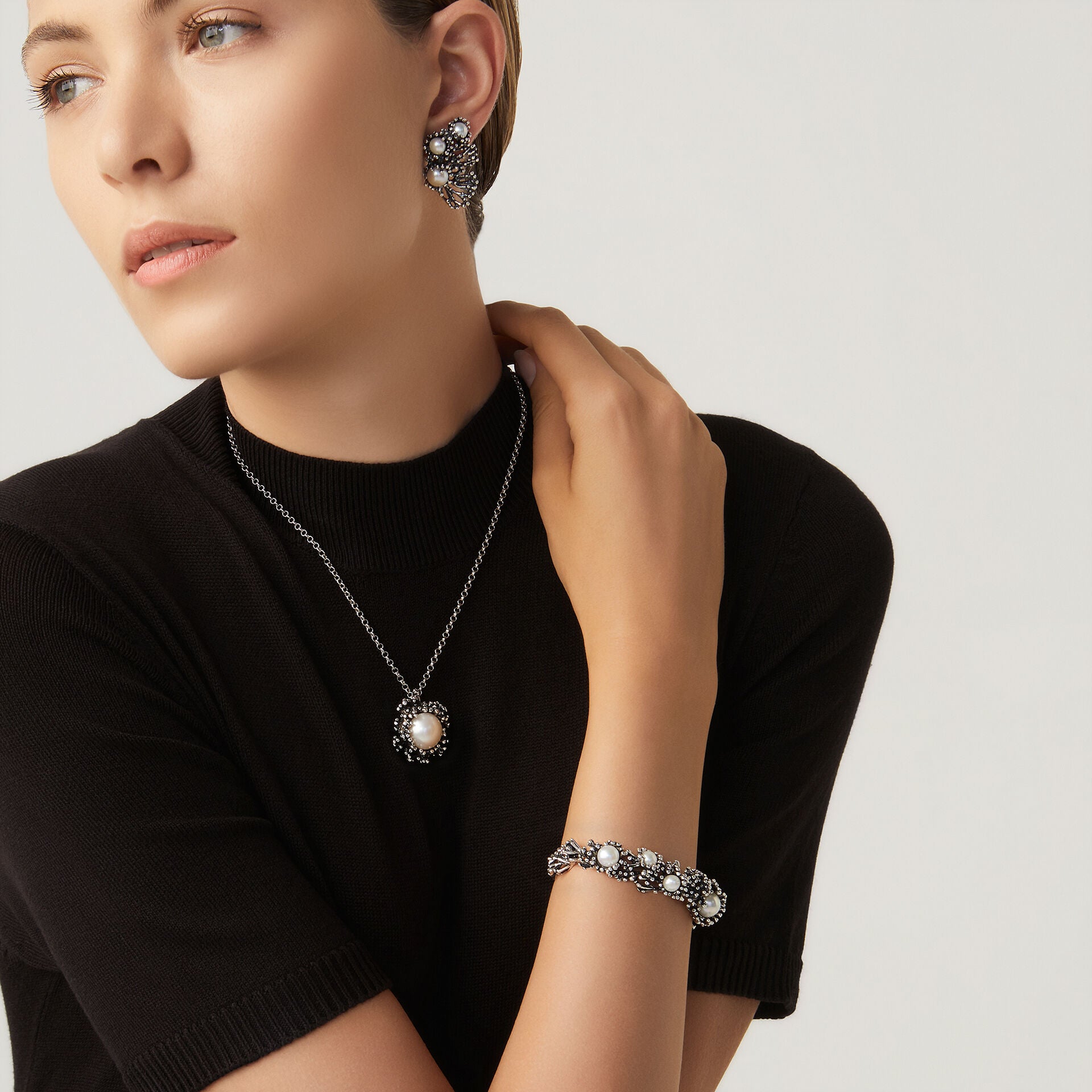 Bracciale Anemone Giovanni Raspini in argento 925 e perle naturali — 19 cm