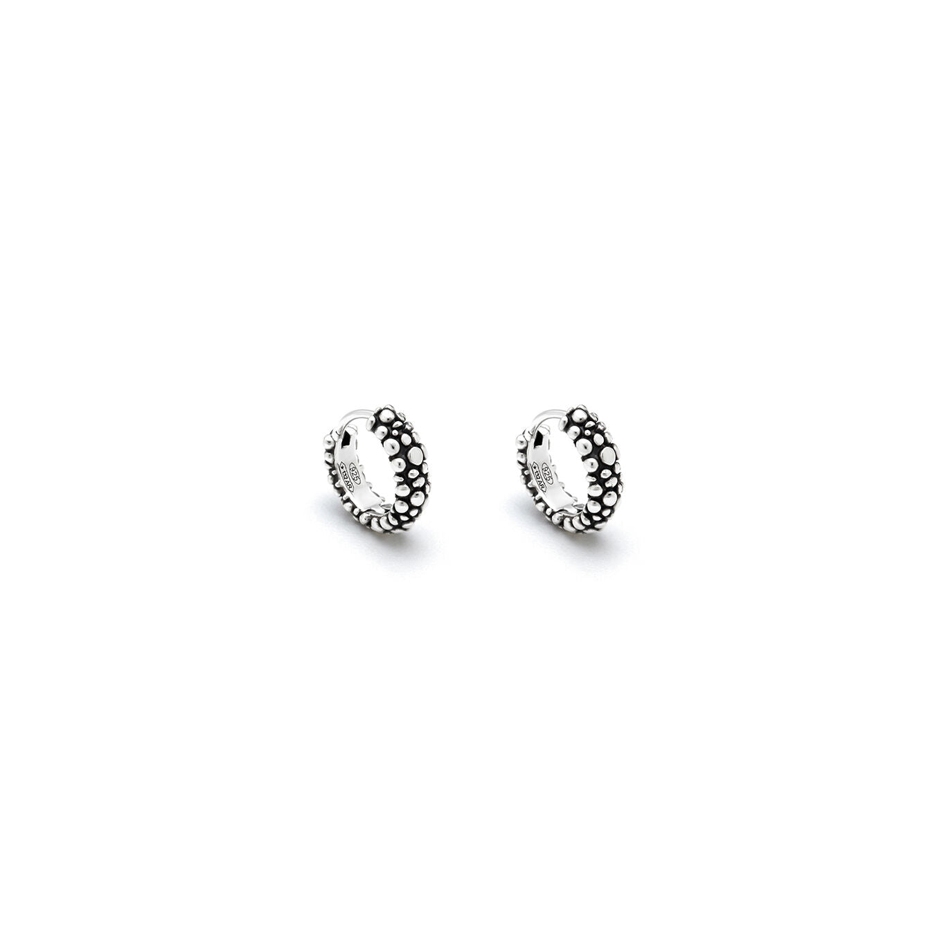 Orecchini Huggie Perlage in argento brunito