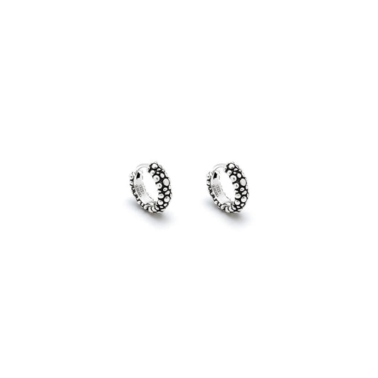 Orecchini Huggie Perlage in argento brunito