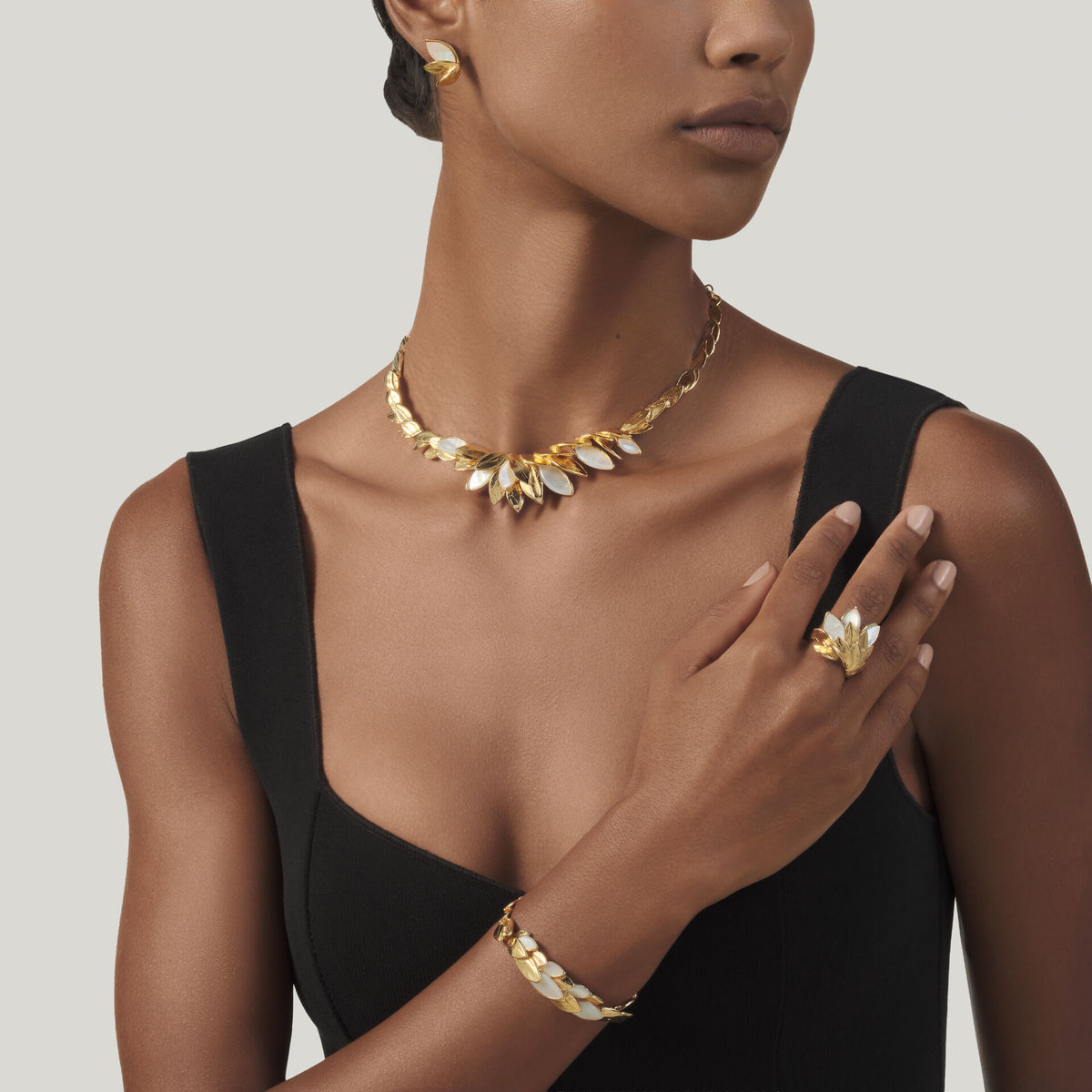 Collana Skin Madreperla Giovanni Raspini in argento dorato 18 kt — 45 cm